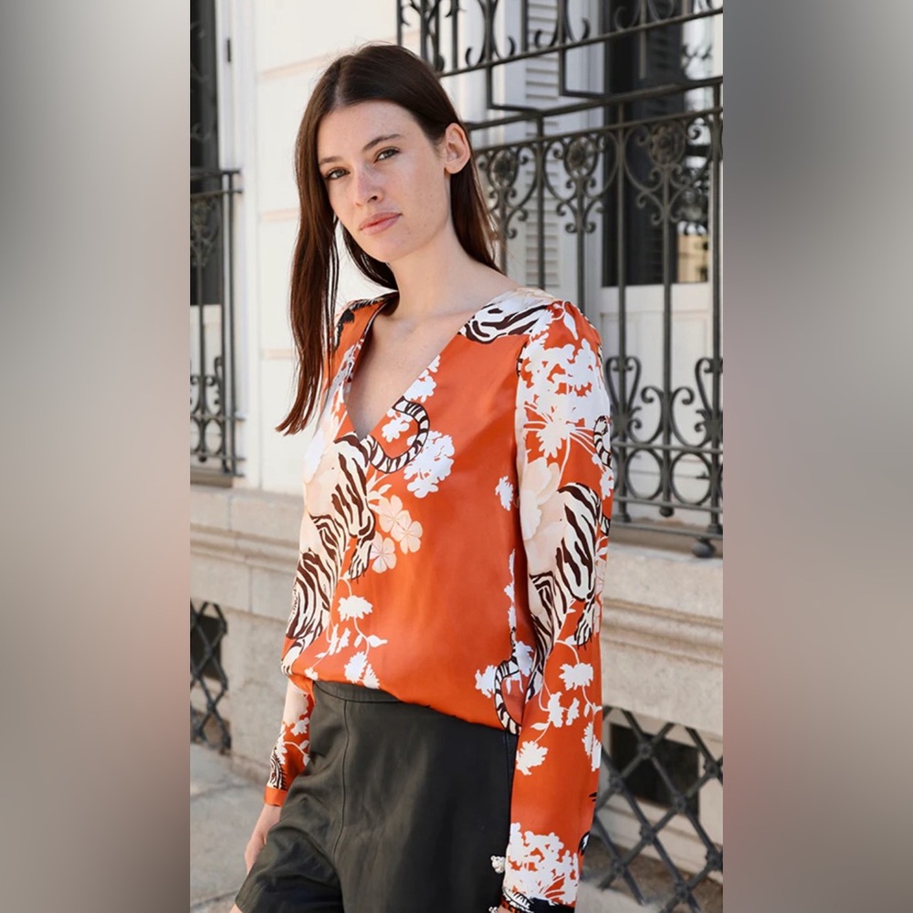 NWT LAS SUREÑAS 100% Silk Romantic Tiger Long Sleeve Top in Brick XS fits S